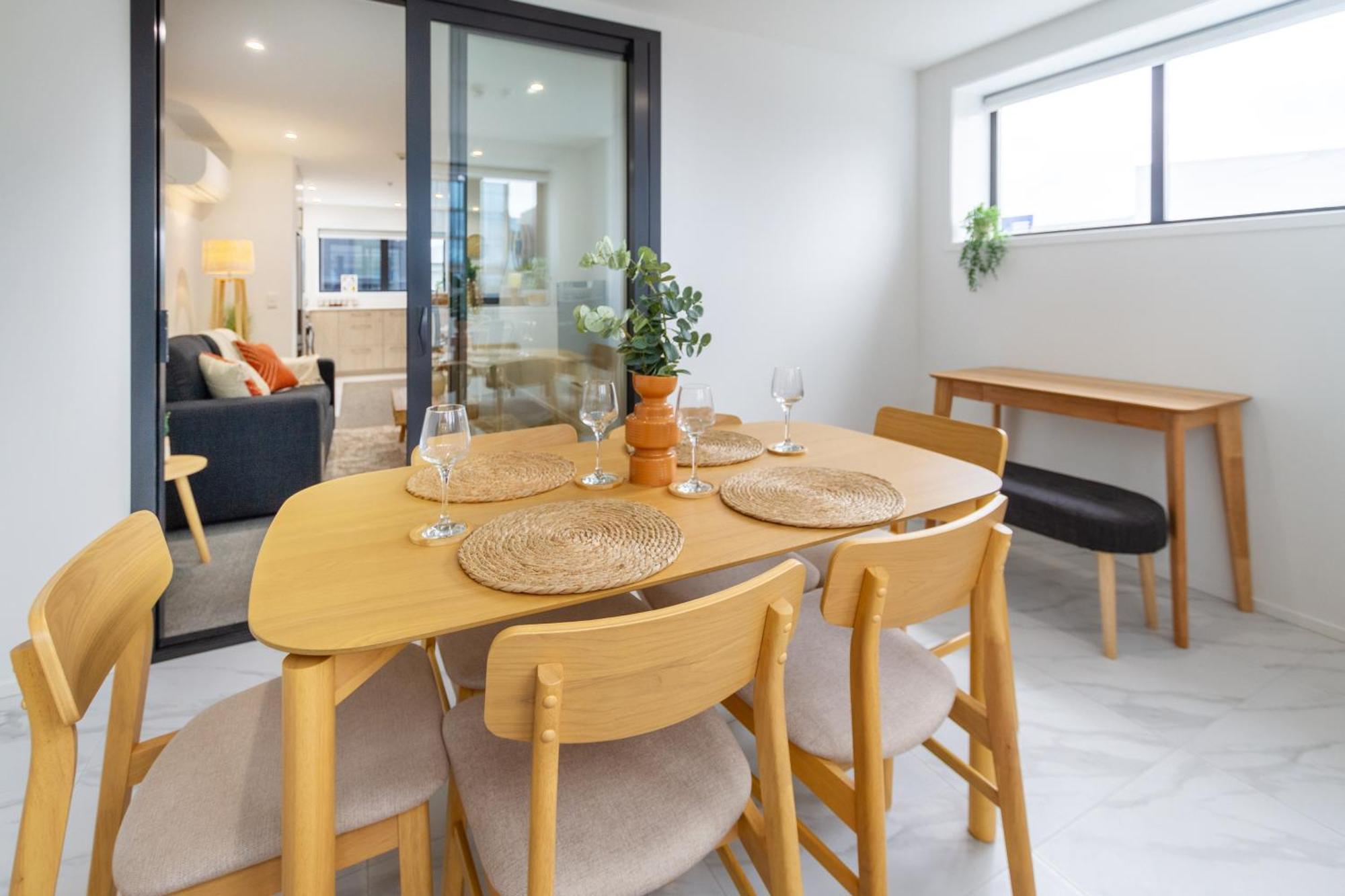 כרייסטצ'רץ' Modern City Lifestyle: 2 Bedroom 1 Bath מראה חיצוני תמונה